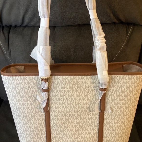 MK “Jet Collection” Lg Tote Bag - Picture 5 of 8